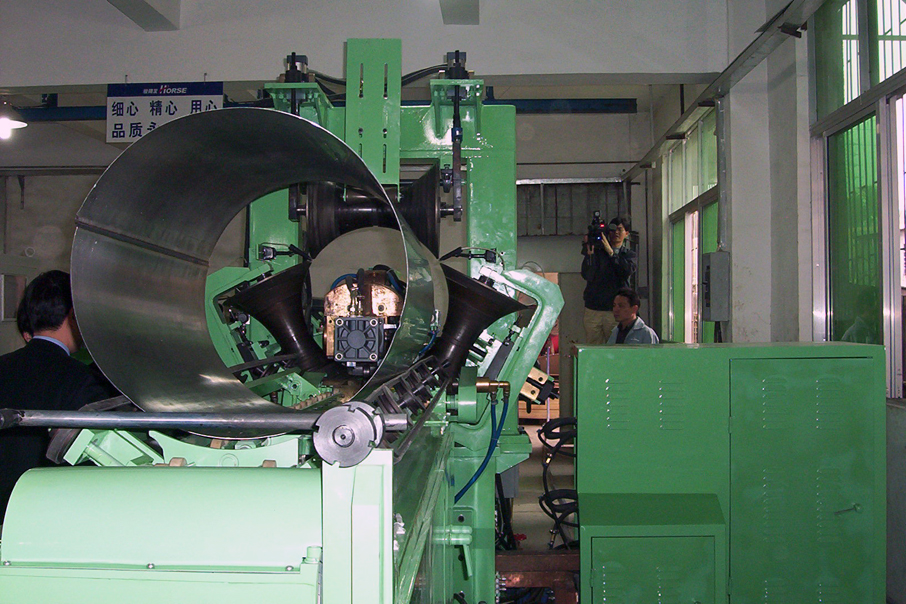 高速钢桶缝焊机主要工艺流程